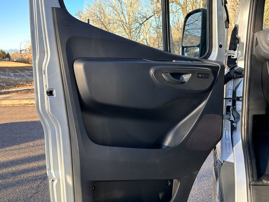 2024 Mercedes-Benz Sprinter 2500 Cargo 144 WB 12