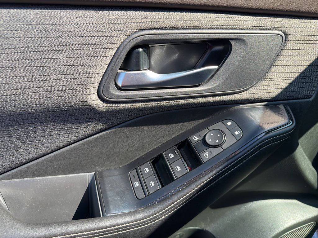 Thumbnail: 2023 Nissan Rogue - 25