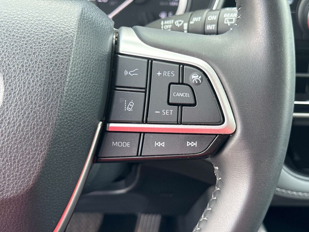 Used 2024 Toyota Highlander SUV