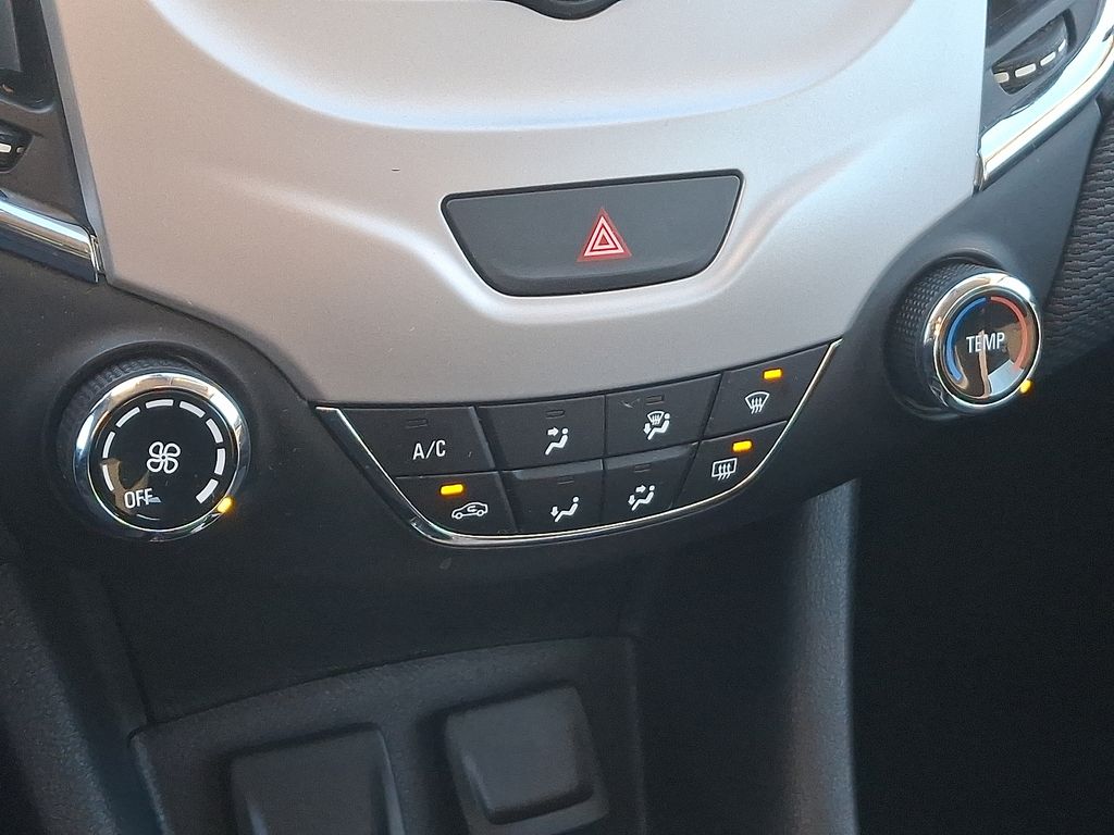 Thumbnail: 2017 Chevrolet Cruze - 15