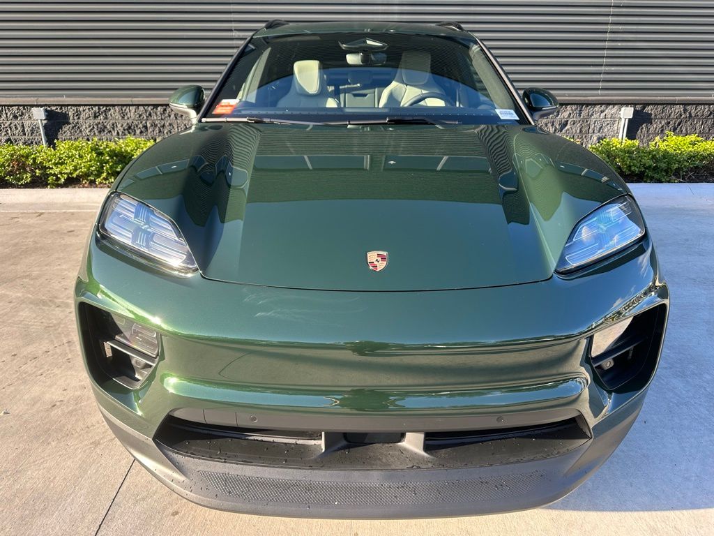 2024 Porsche Macan T 6
