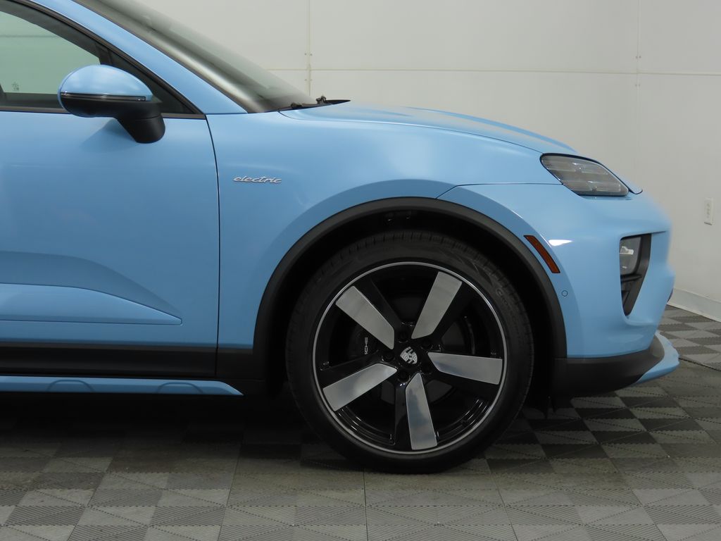 Thumbnail: 2025 Porsche Macan - 11