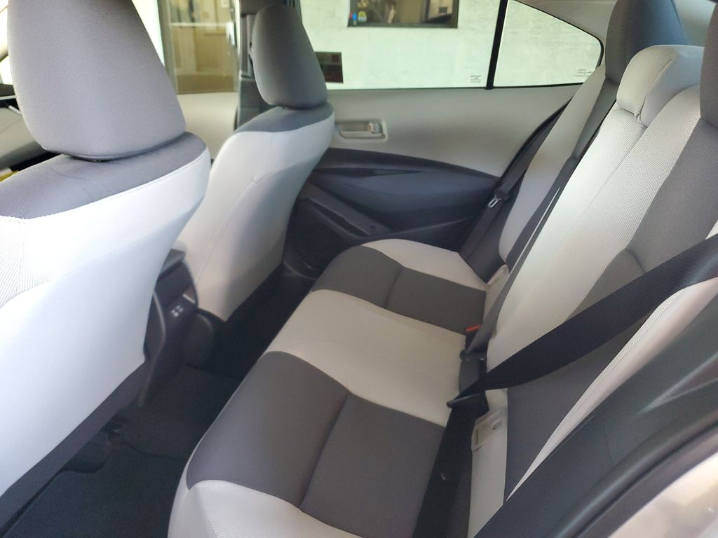 2025 Toyota Corolla LE photo 14