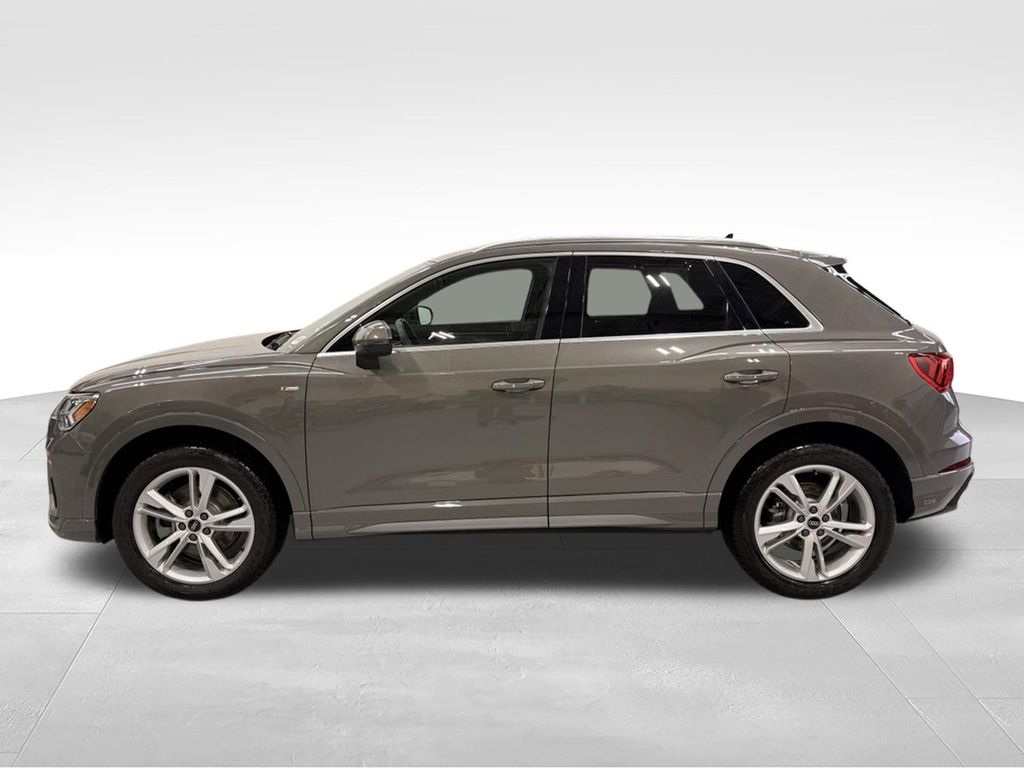 Thumbnail: 2024 Audi Q3 - 2