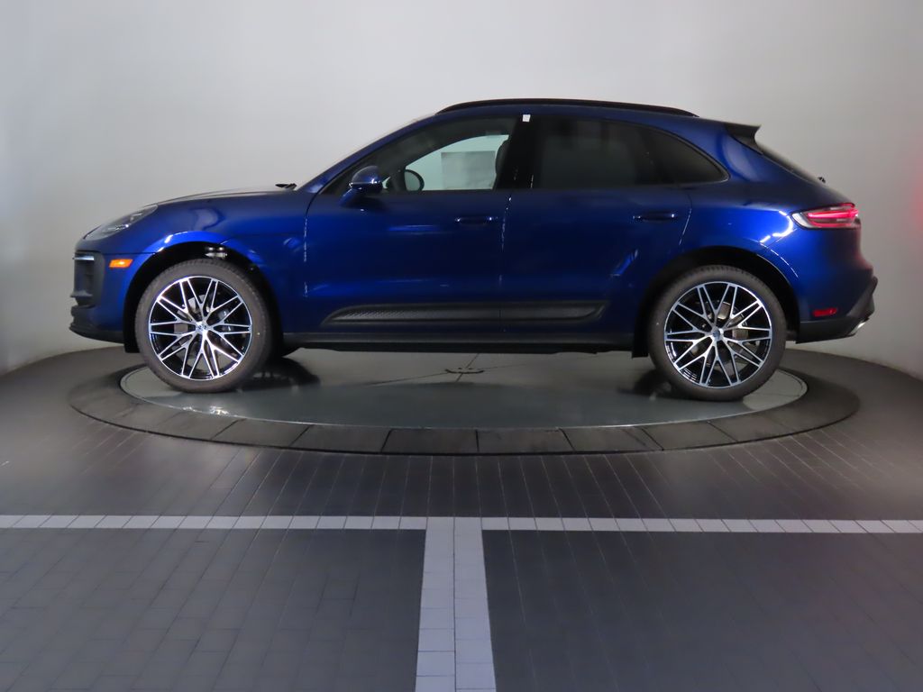 2024 Porsche Macan  2