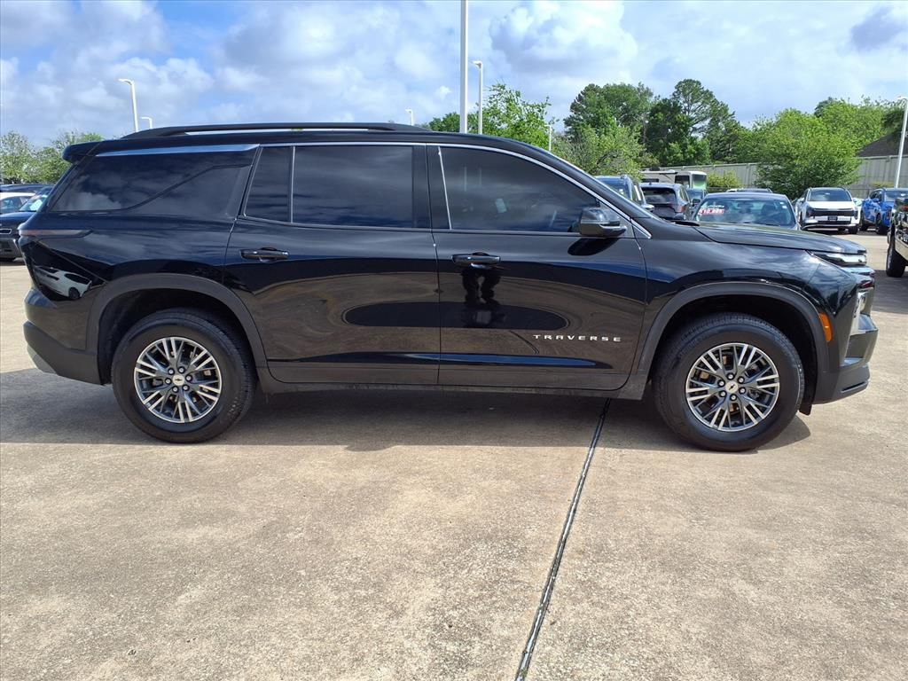2025 Chevrolet Traverse LT - 5