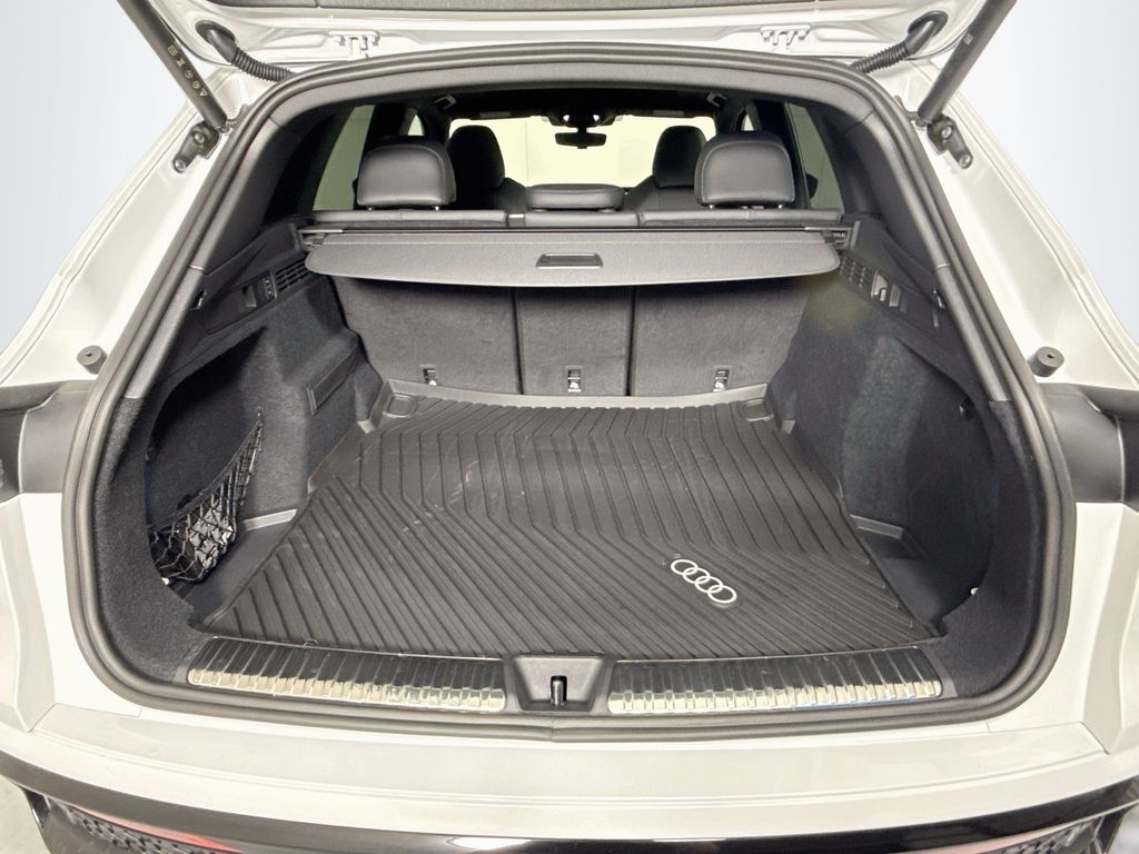 Thumbnail: 2026 Audi SQ5 - 29