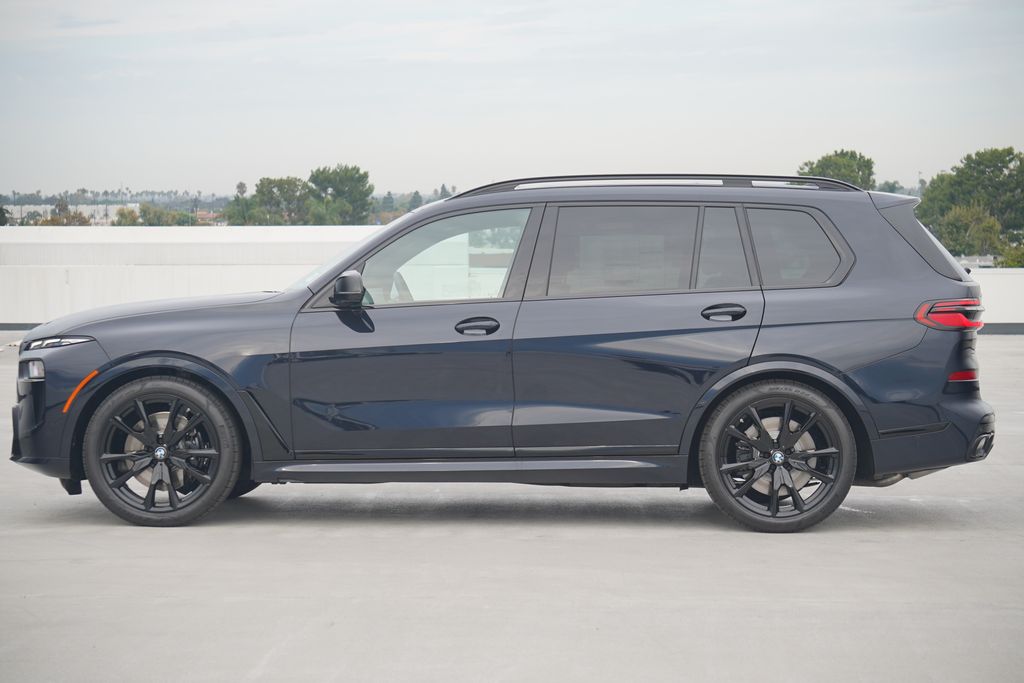 Thumbnail: 2026 BMW X7 - 4