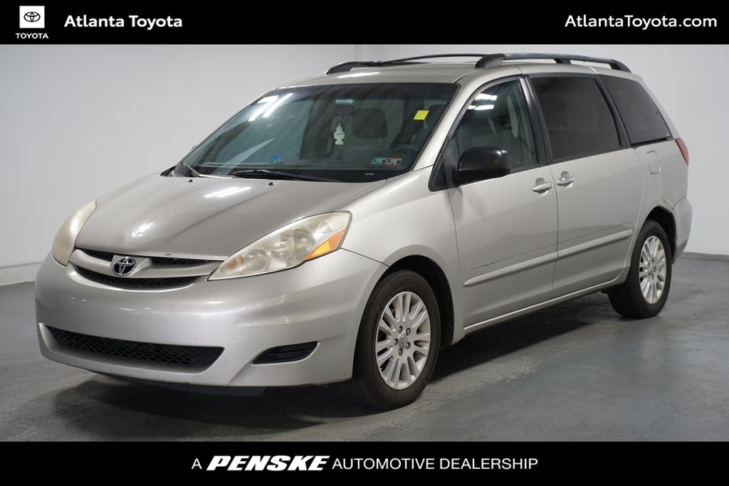 2007 Toyota Sienna LE Hero Image