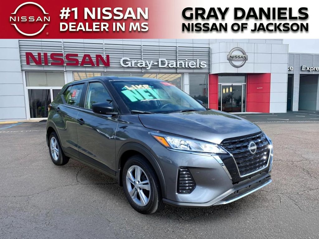 2025 Nissan KICKS PLAY Base