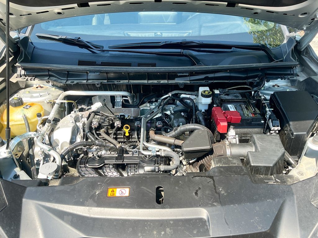Used 2022 Silver Mitsubishi Black Edition image 31