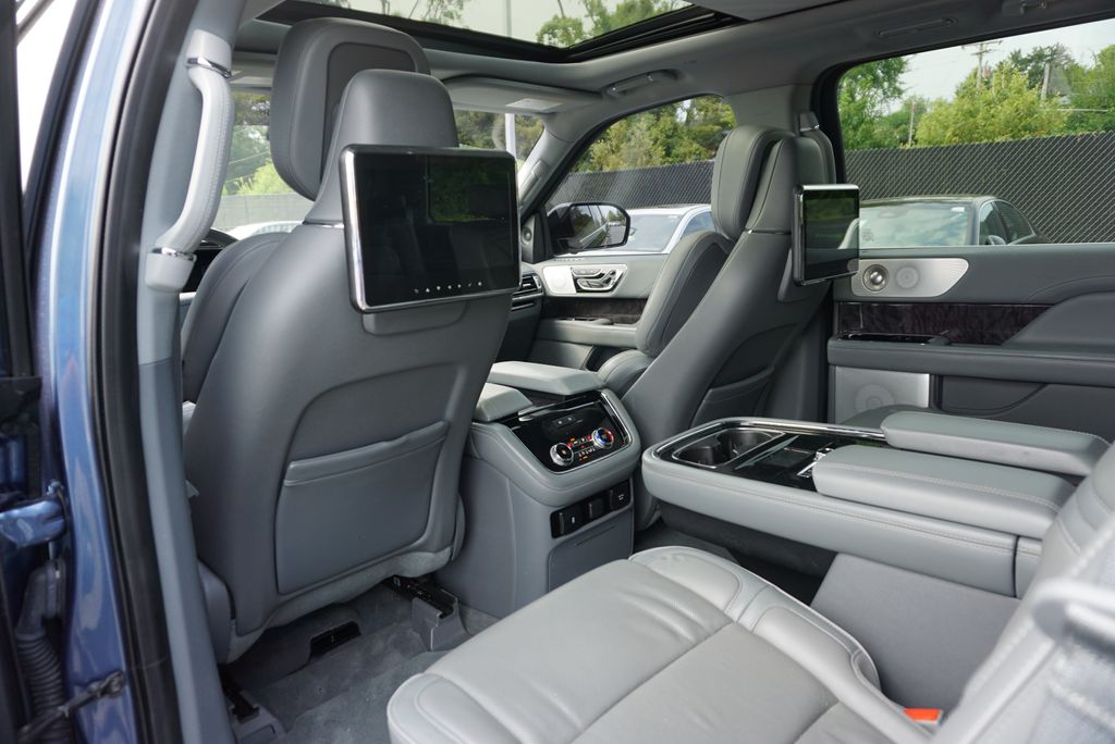 Thumbnail: 2019 Lincoln Navigator - 13