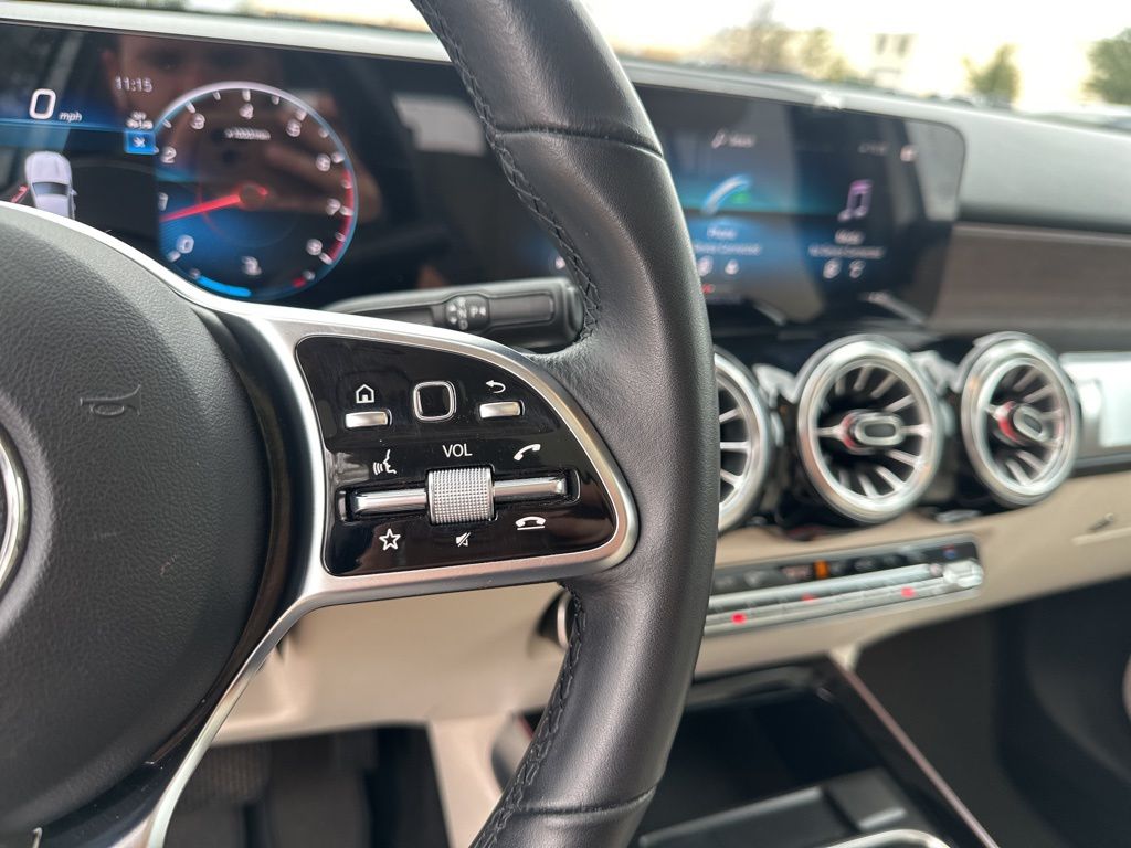 Used Car 2023 Mercedes-benz Glb  Glb 250 For Sale Under $35,000 In Austin, Texas