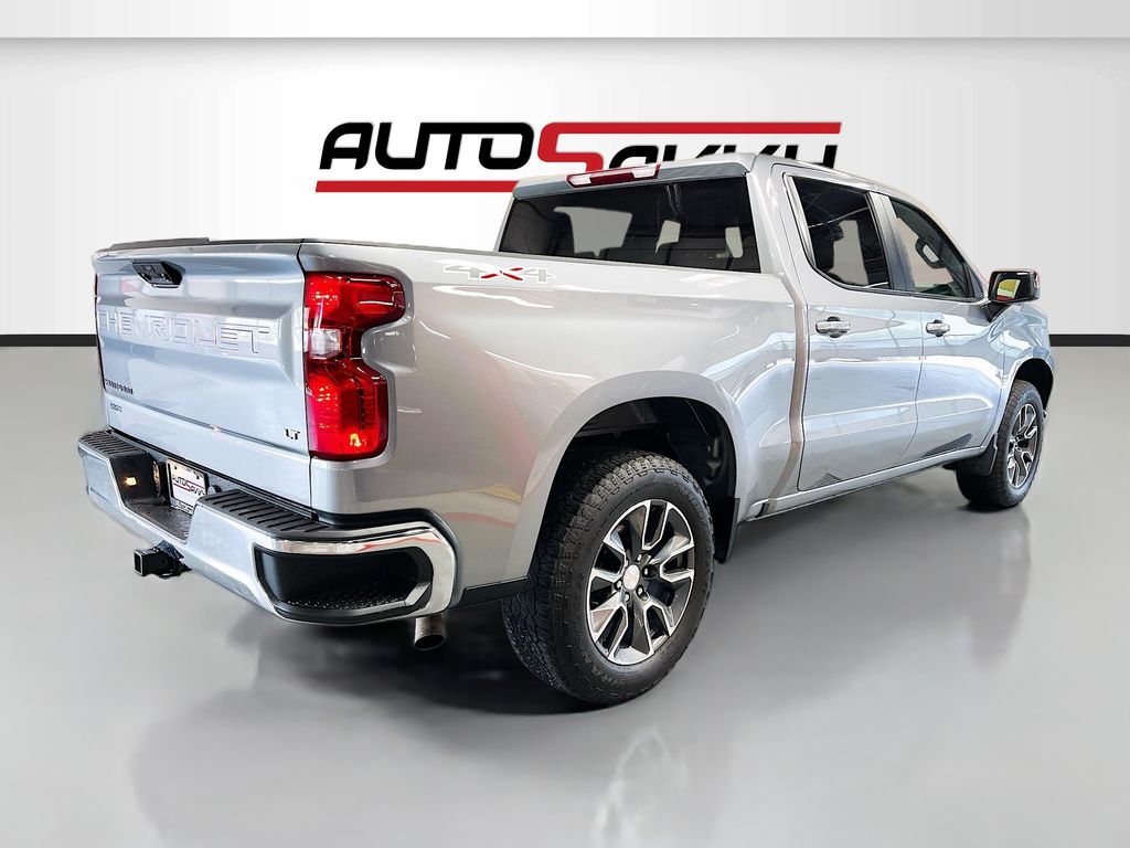 Used 2024 Sterling Gray Metallic Chevrolet LT image 7