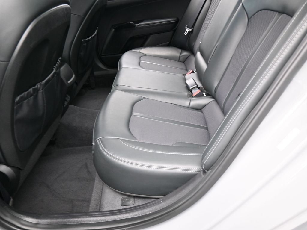 Used 2023 Wolf Gray Kia GT-Line image 31