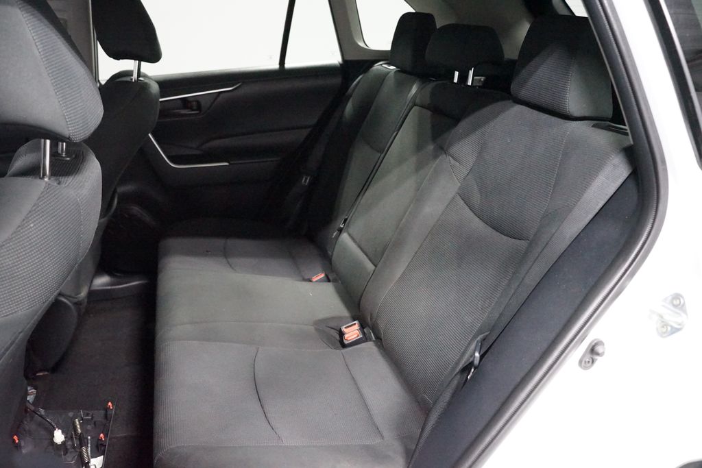 Thumbnail: 2021 Toyota RAV4 - 25