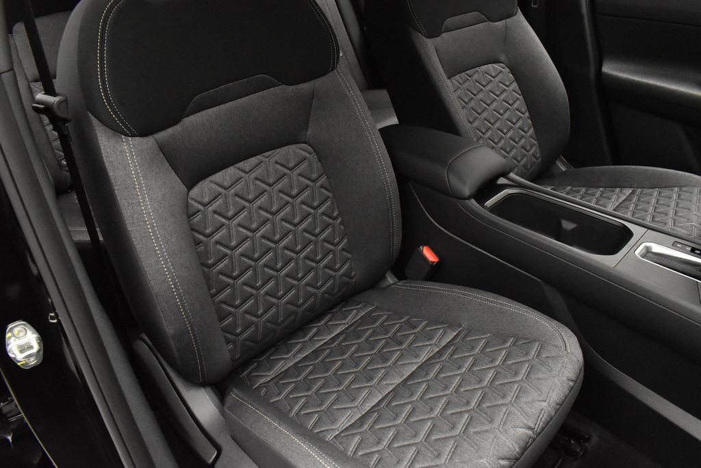 Thumbnail: 2026 Nissan Kicks - 24