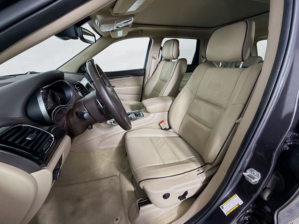 Thumbnail: 2020 Jeep Grand Cherokee - 22