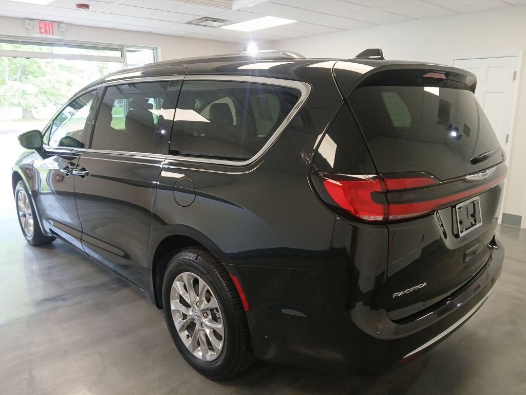 used 2021 Chrysler Pacifica car, priced at $29,500