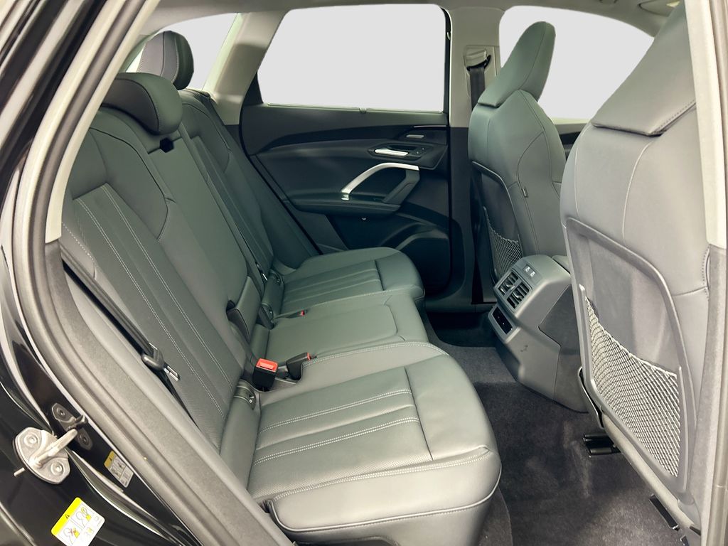 Thumbnail: 2025 Audi Q5 - 21