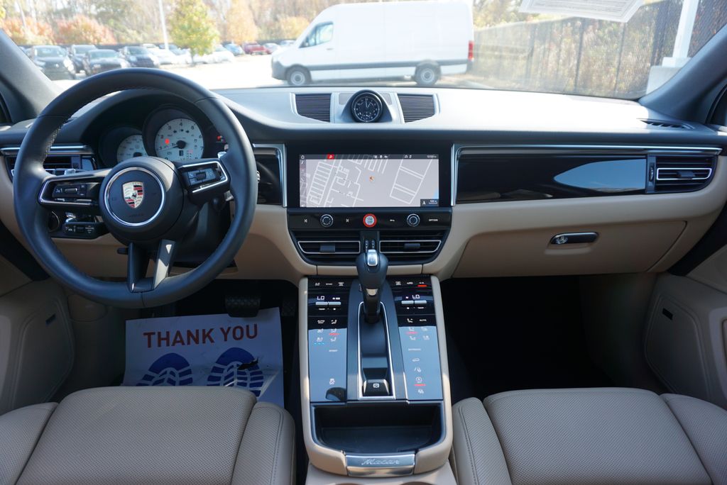 Thumbnail: 2024 Porsche Macan - 17
