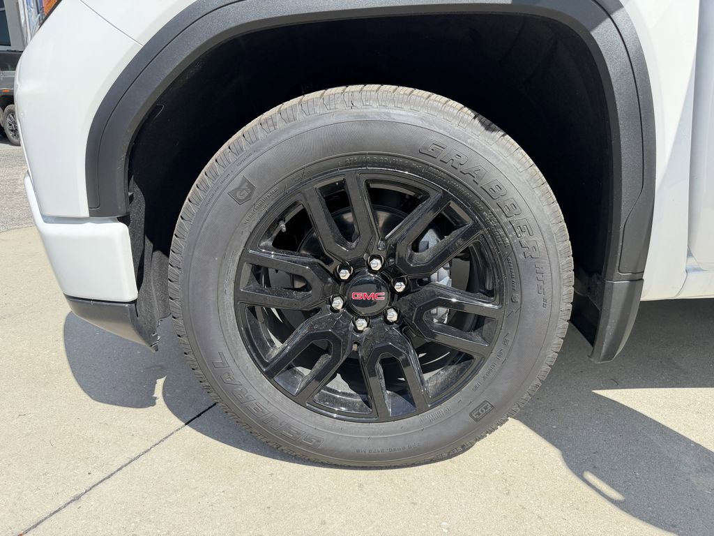 new 2025 GMC Sierra 1500 car, priced at $40,097