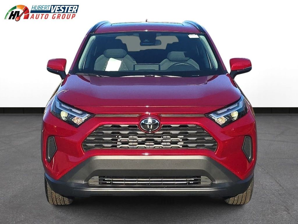 2025 Toyota RAV4 XLE photo 3