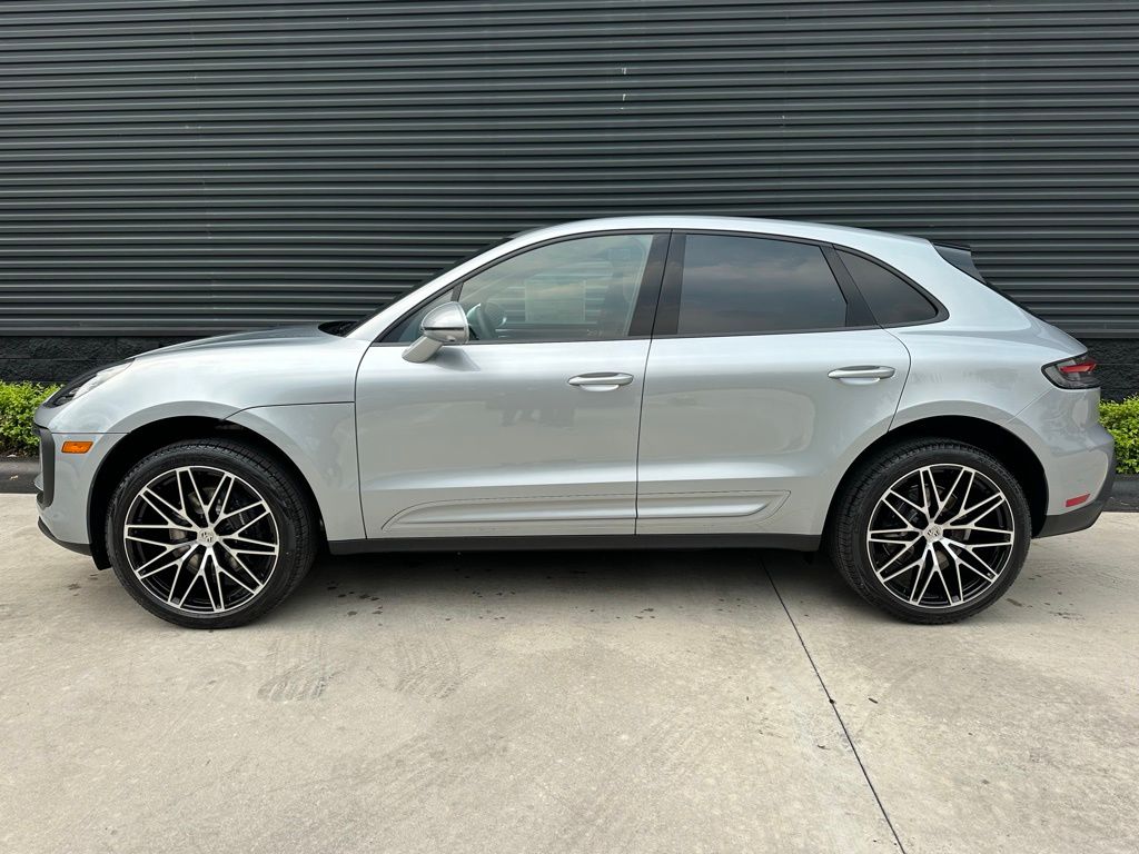 Thumbnail: 2026 Porsche Macan - 2