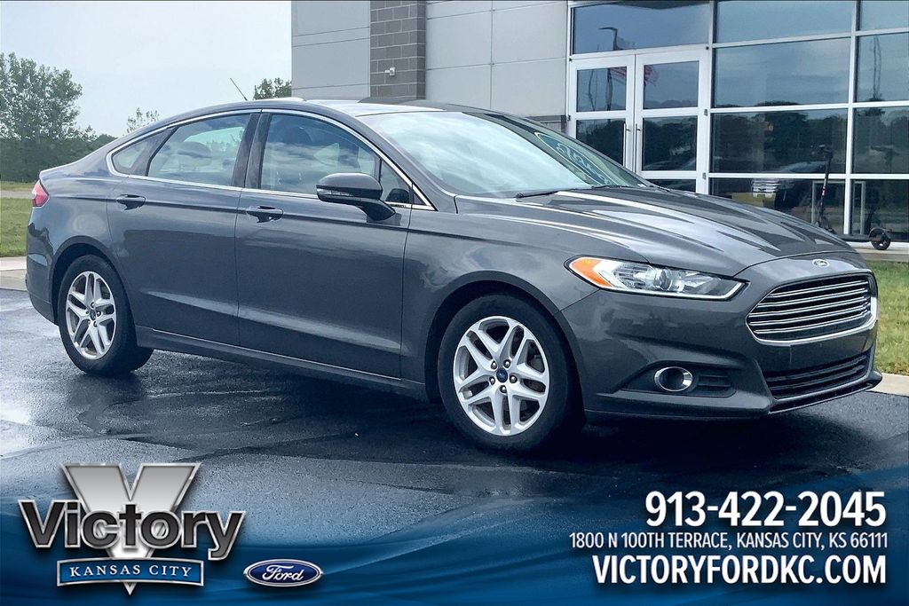 2016 Ford Fusion SE