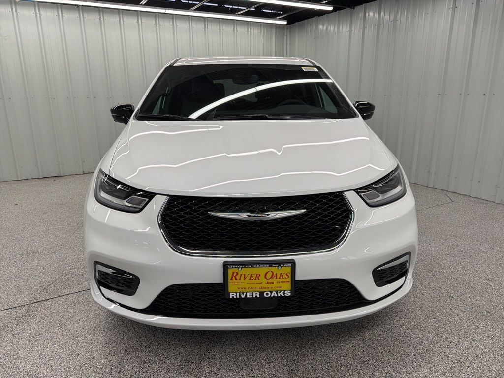 2026 Chrysler Pacifica Select - 1