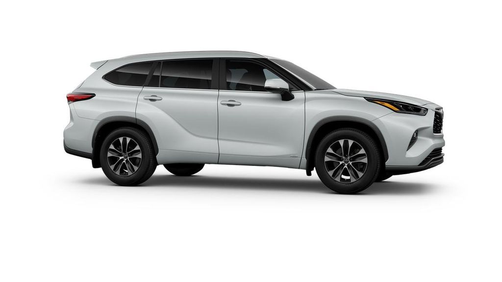 Thumbnail: 2025 Toyota Highlander - 13