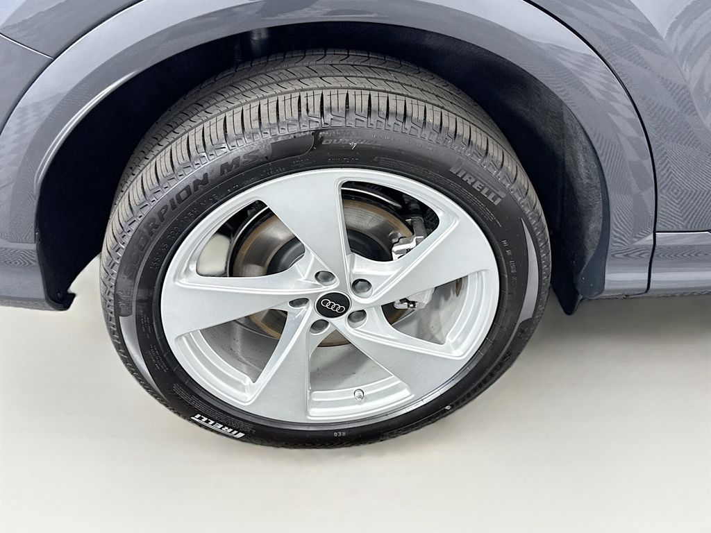 Thumbnail: 2025 Audi Q5 - 32