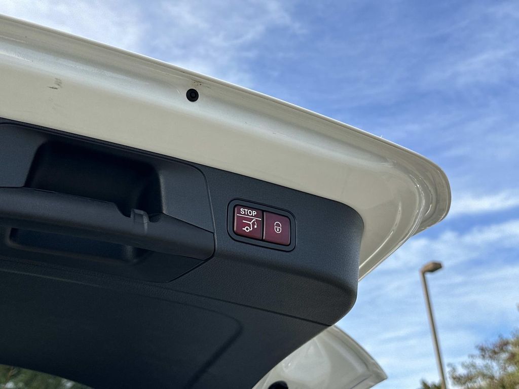 Thumbnail: 2026 Mercedes-Benz E-Class - 22