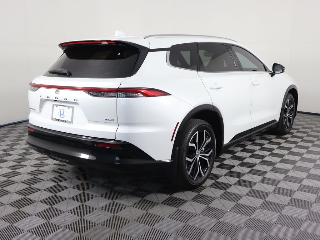 Thumbnail: 2025 Toyota Crown Signia - 5