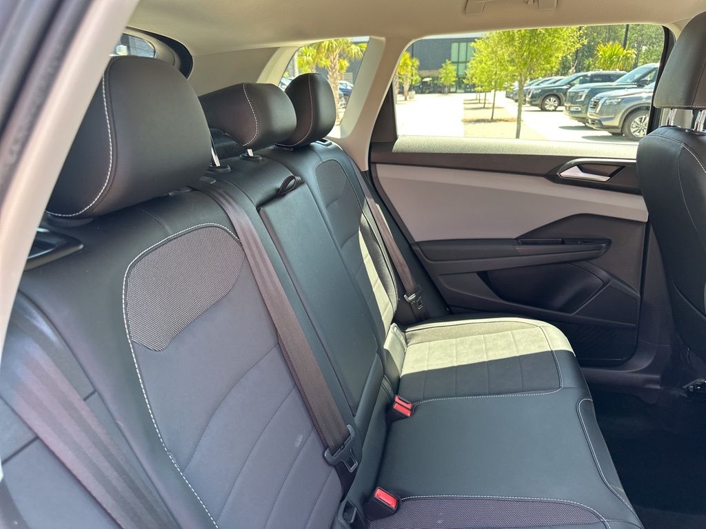 2022 Gray Volkswagen Taos 1.5T SE FWD SUV