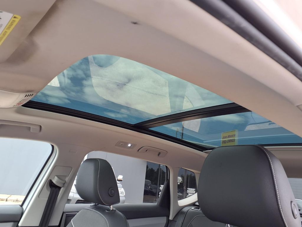 2023 Volkswagen Taos 1.5T SE White at DeMontrond Auto Country