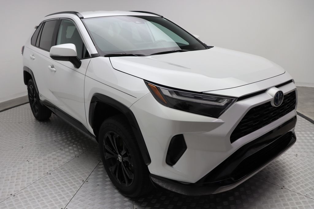 2023 Toyota RAV4 SE 6