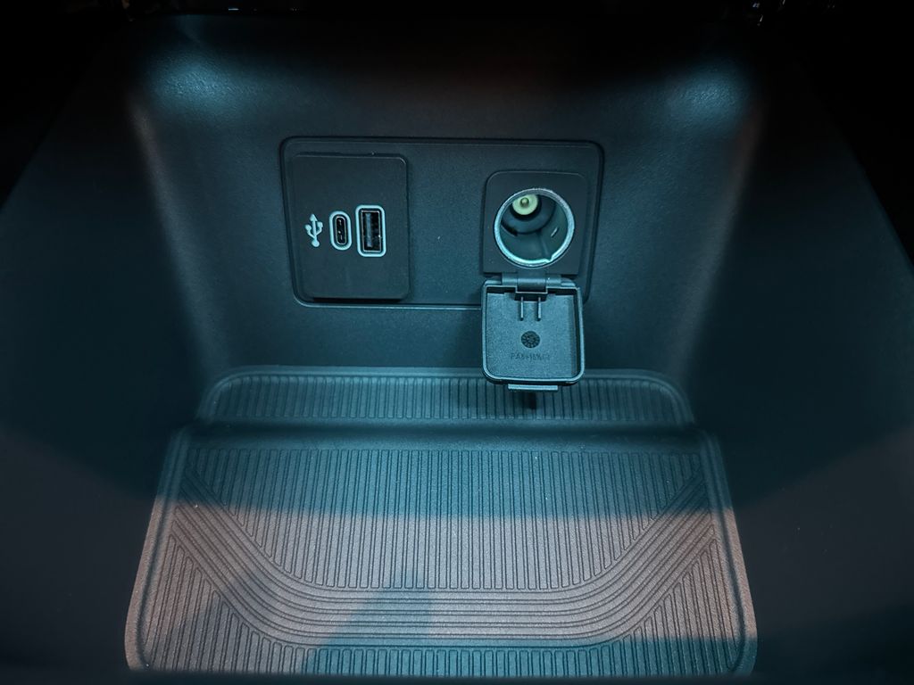 New 2026 White Ford Platinum image 34