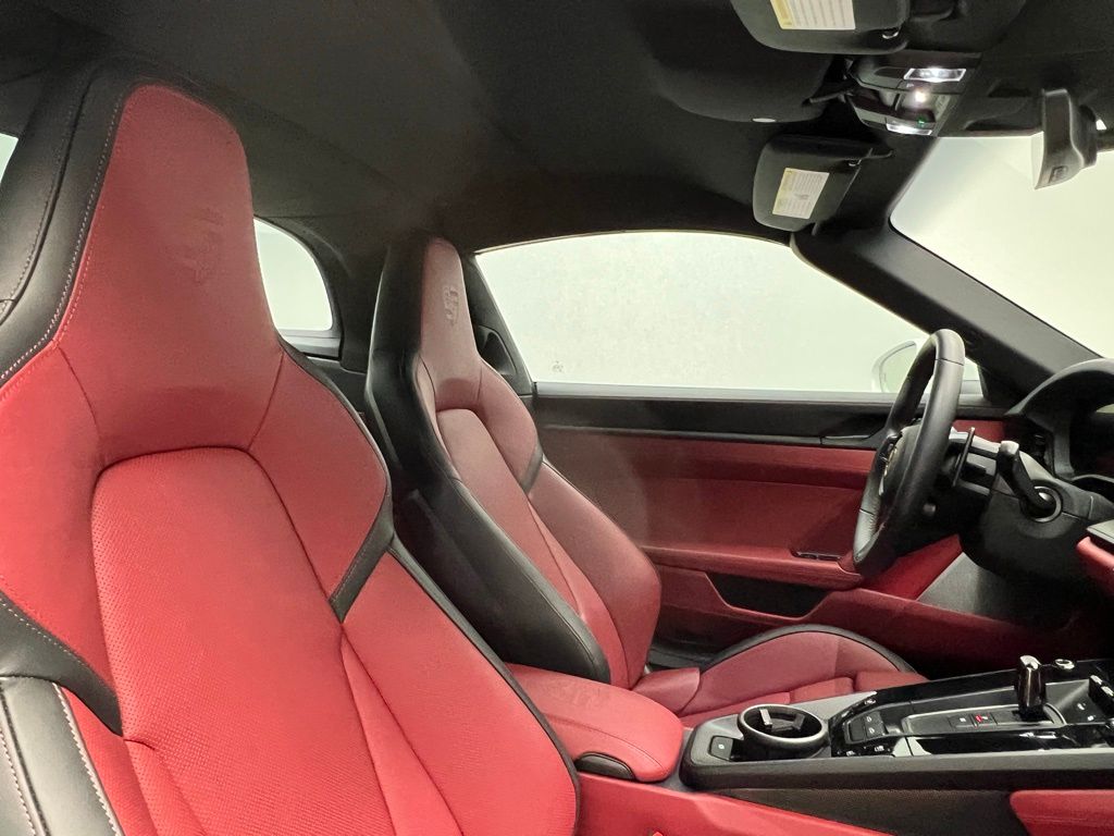 Thumbnail: 2025 Porsche 911 - 18