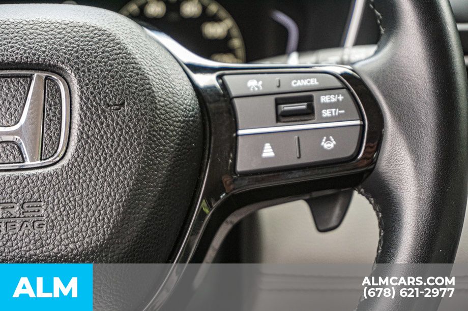 Used 2025 Silver Honda EX-L image 31