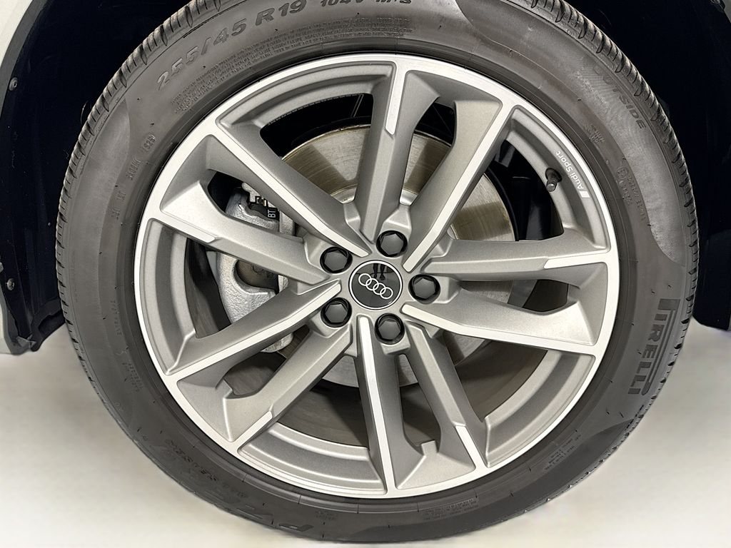 Thumbnail: 2025 Audi Q3 - 30