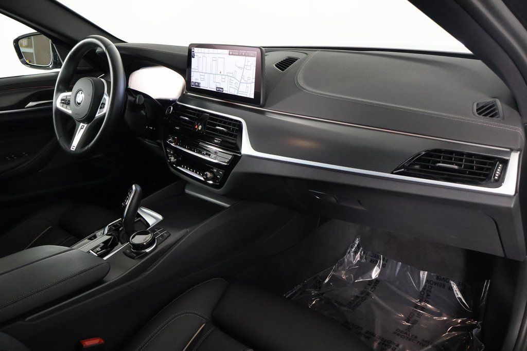Thumbnail: 2023 BMW 5 Series - 9