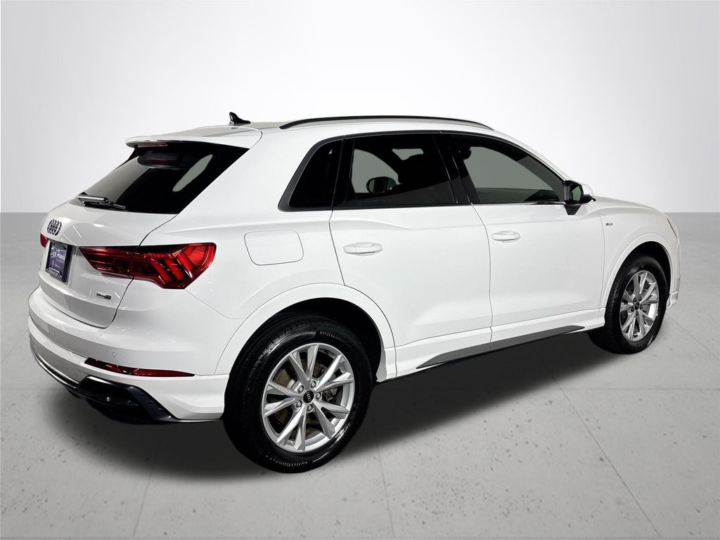 2022 Audi Q3 Premium
