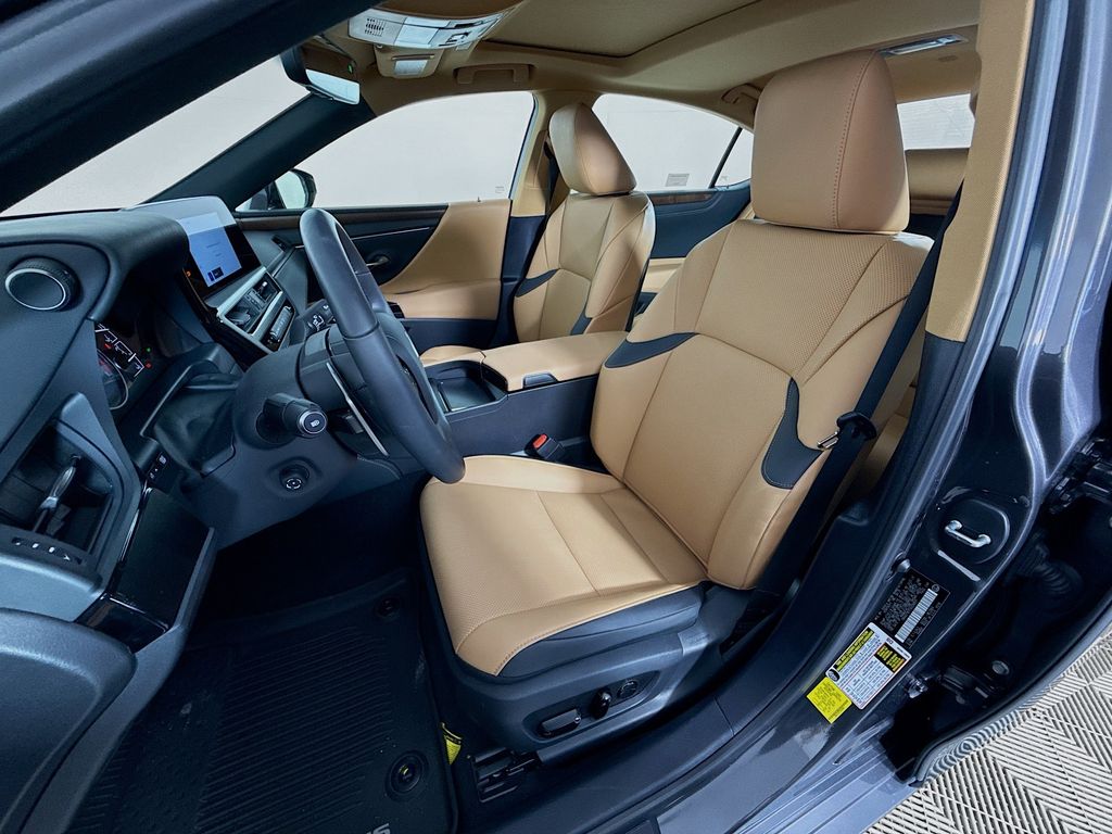 Thumbnail: 2025 Lexus ES - 22