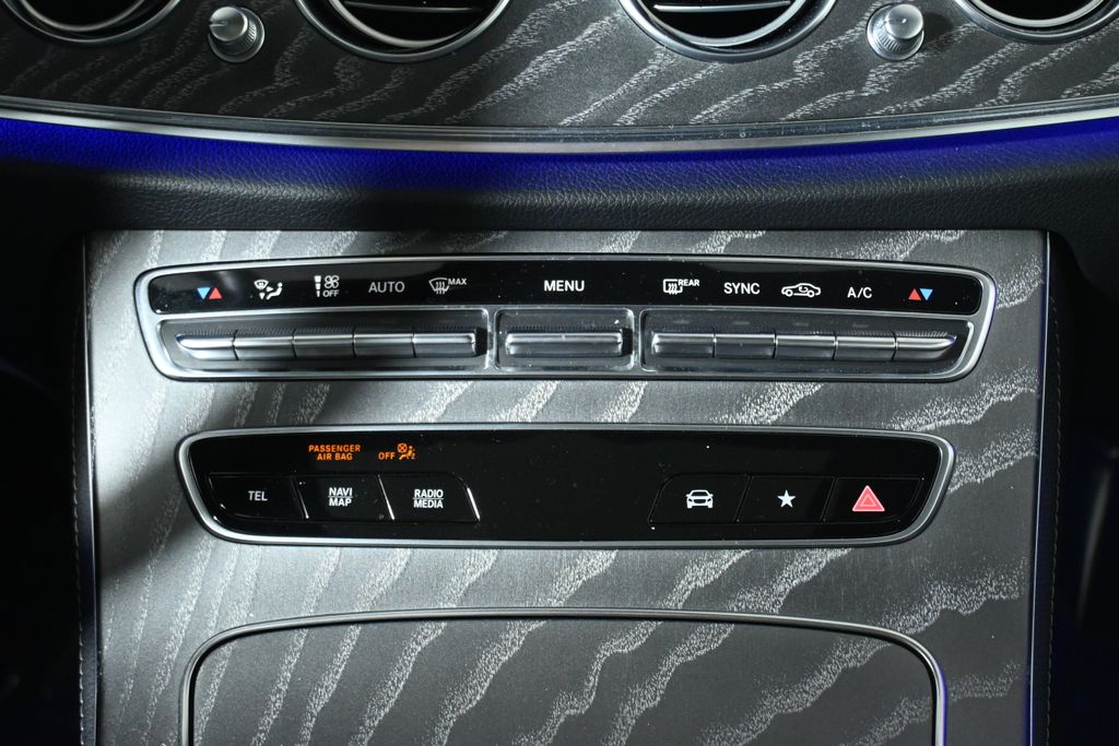 Thumbnail: 2021 Mercedes-Benz E-Class - 23