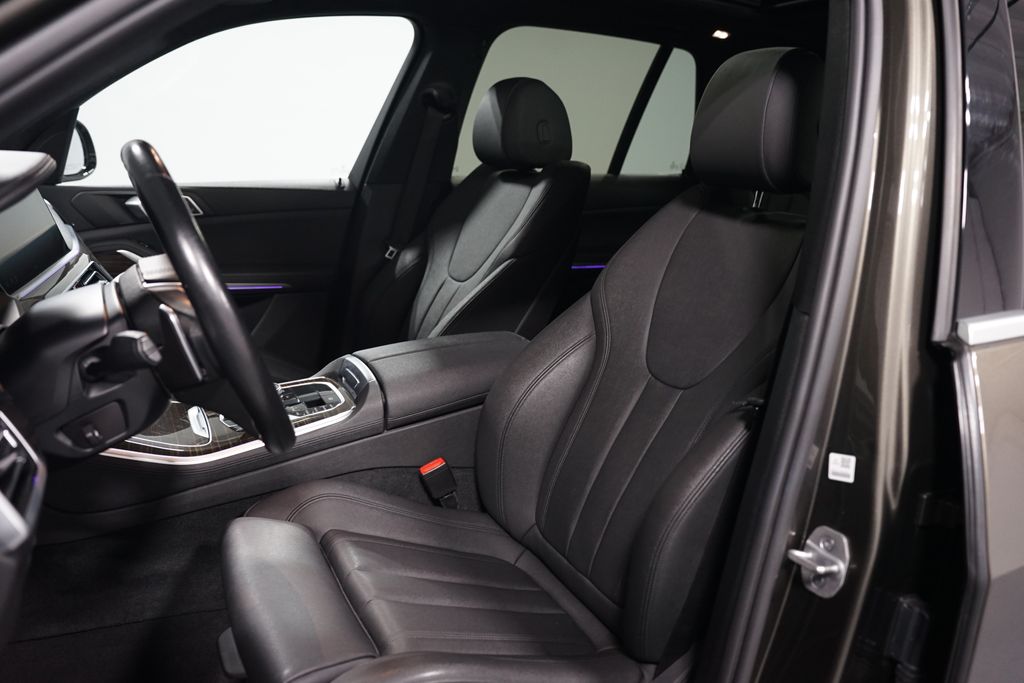 Thumbnail: 2021 BMW X5 - 28