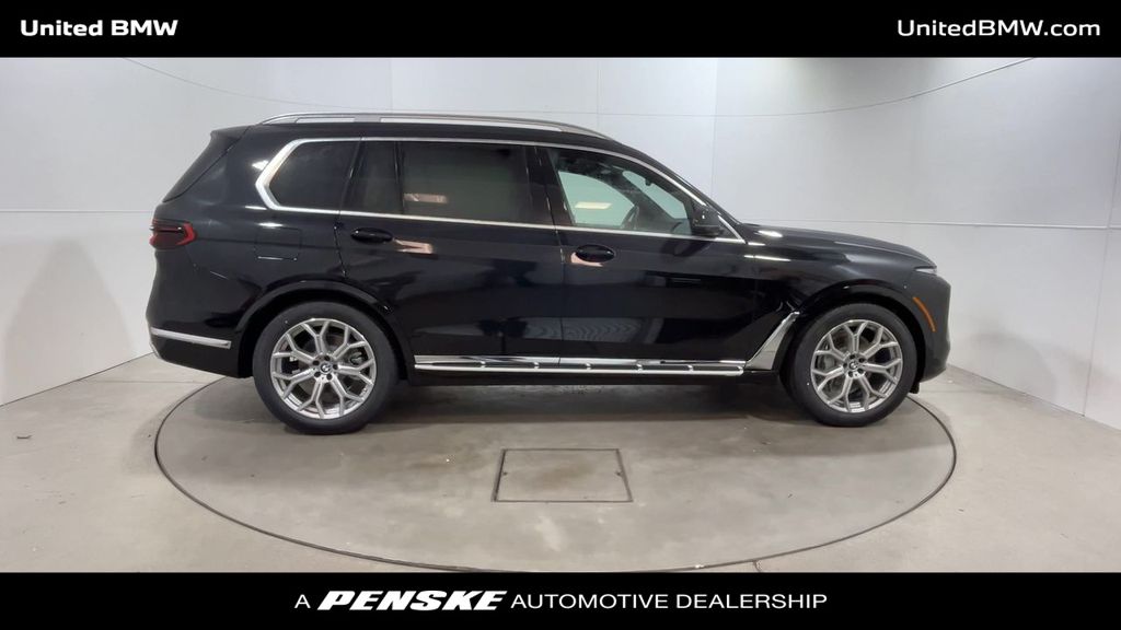 2025 BMW X7 xDrive40i 9