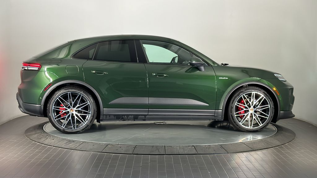 Thumbnail: 2025 Porsche Macan - 8