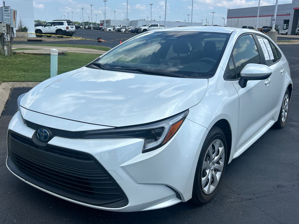2024 Toyota Corolla LE Hybrid CVT's photo