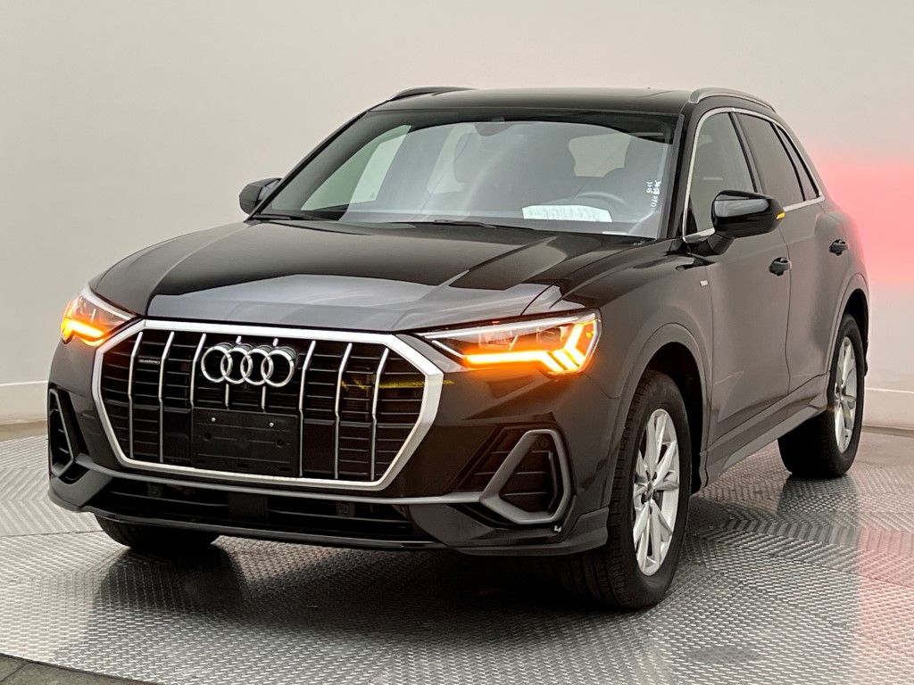 Thumbnail: 2022 Audi Q3 - 2